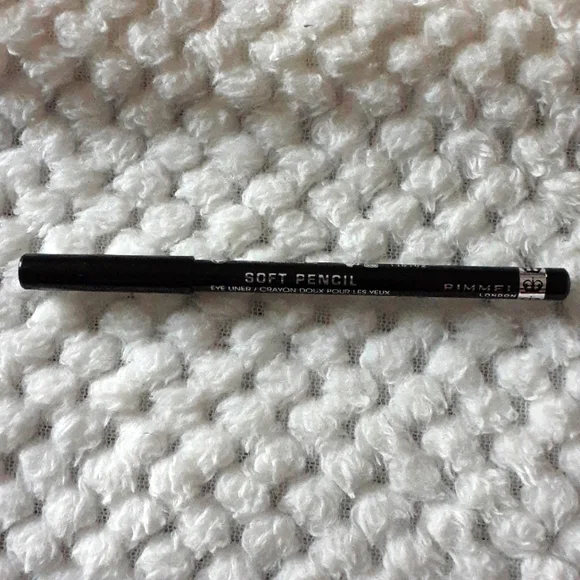 Rimmel London cosmetic bundle - Picture 5 of 5